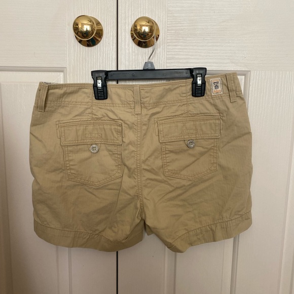 LEVI'S Shorts Bermuda Classic Tan Women's Size 10 - Picture 2 of 4